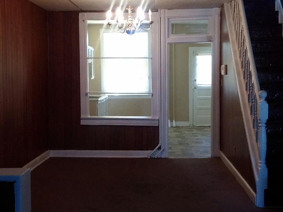 2nd image of 1022 Appleton St