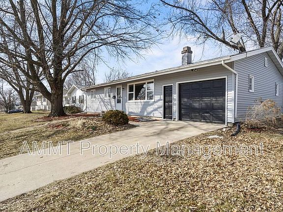 3rd image of 1330 Brockman Ave