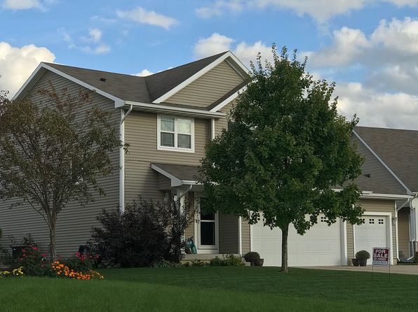 645 SE Meadowlark Ln