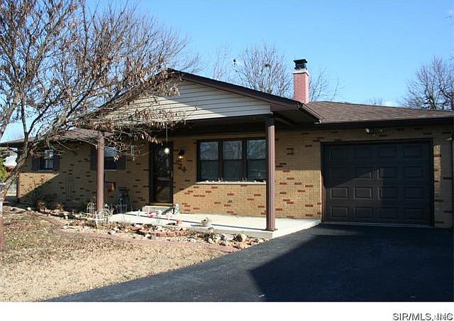 1st image of 21 Meadowlark Ct