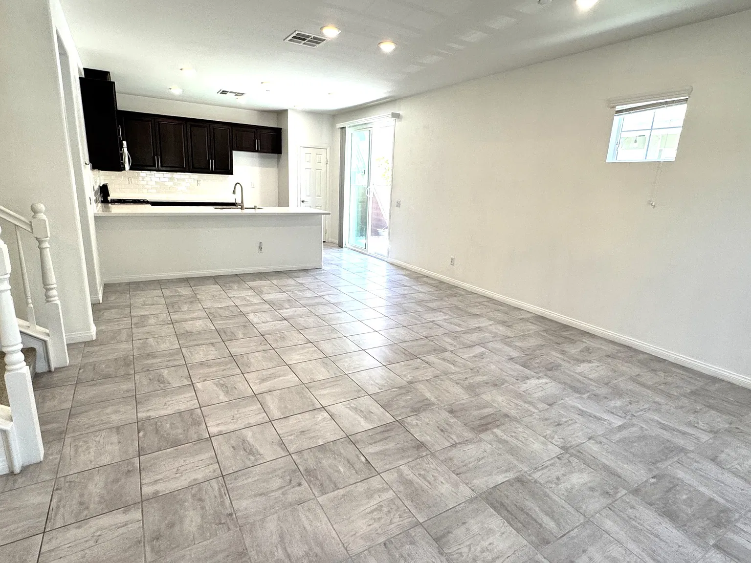 4 bed, 2240 sqft, $3,850 — Photo 4