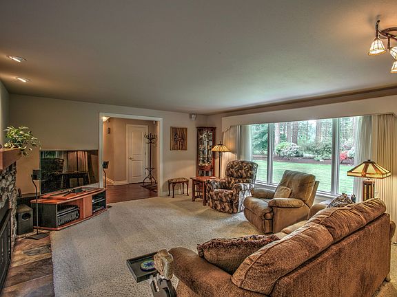 4th image of 11003 Interlaaken Dr SW
