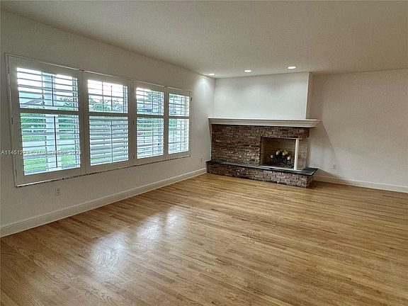 4th image of 7049 SW 66th Ave