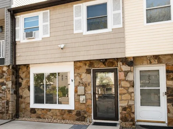 358 Tanglewood Drive image 1 of 37
