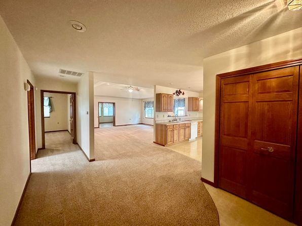 1606 Madison Pl, Wapakoneta, OH 45895