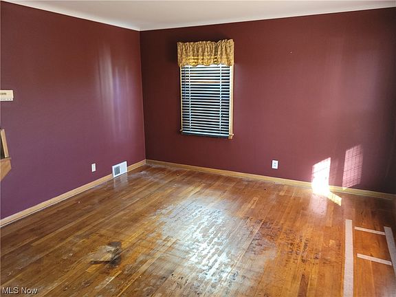 3rd image of 5683 Cherokee Dr