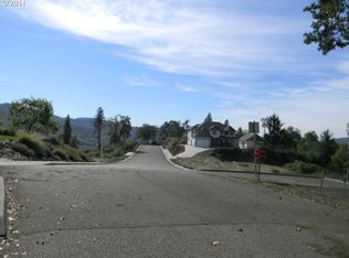 930 NE Ventura St, Roseburg, OR