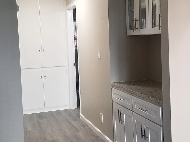 Chateau Gardens Apartments — Photo 31