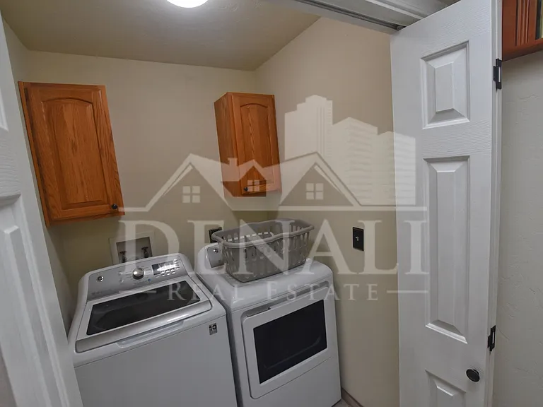 3040 S Donald Ave — Photo 11