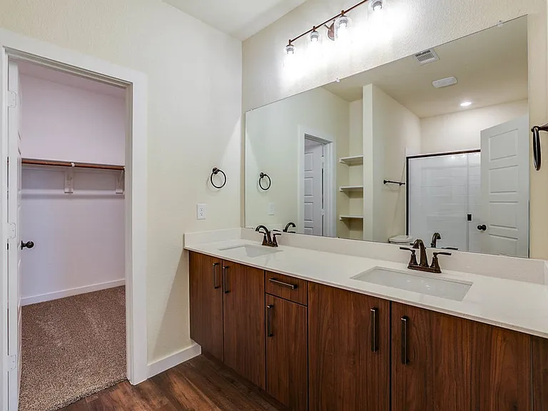 648 Blackland Dr — Photo 23