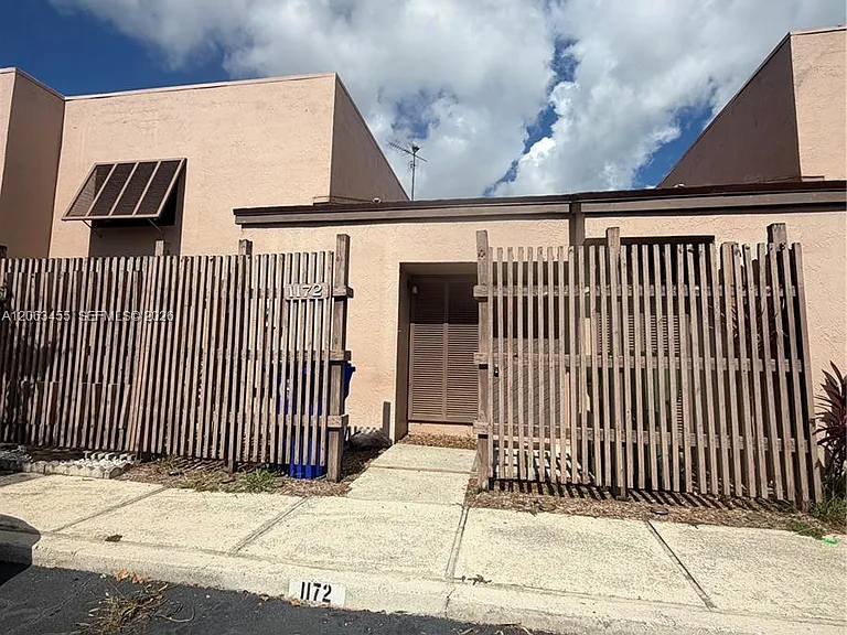 1172 NW 122nd Ter — Photo 2