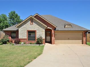 964 Cotswold Ct, Blanchard, OK 73010