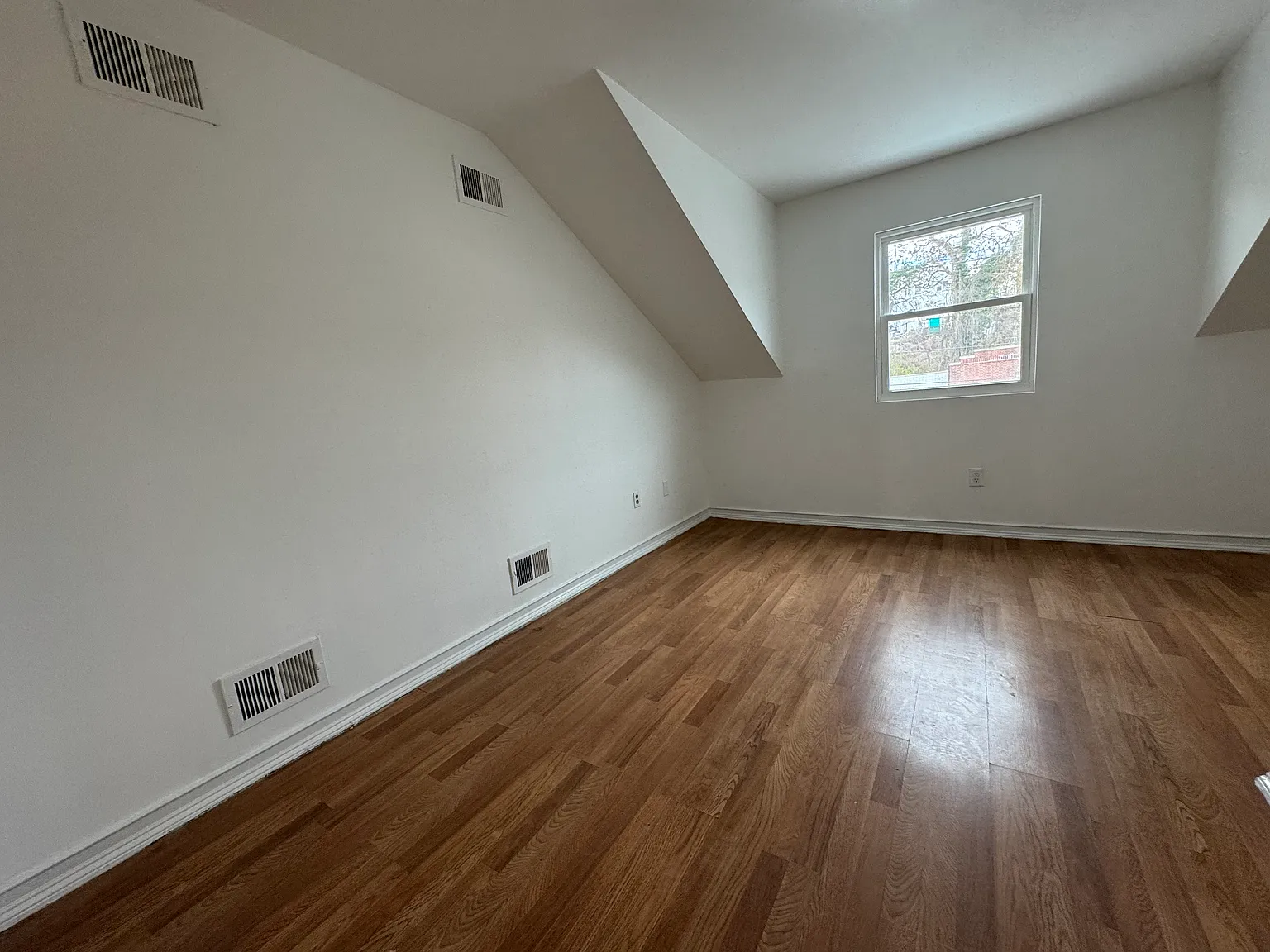3 bed, 1404 sqft, $2,800 — Photo 3