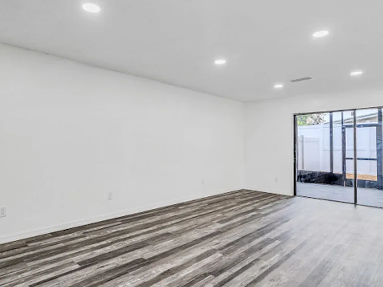 2871 S Pines Dr #24 — Photo 3