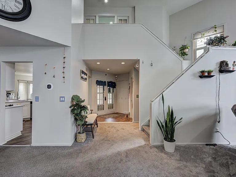 6255 Celeste Rd — Photo 3