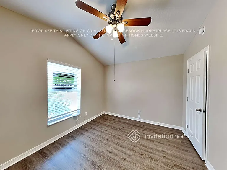 723 Berwick Dr — Photo 9