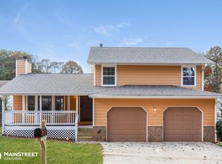 515 Julius Dr, Stone Mountain, GA 30087