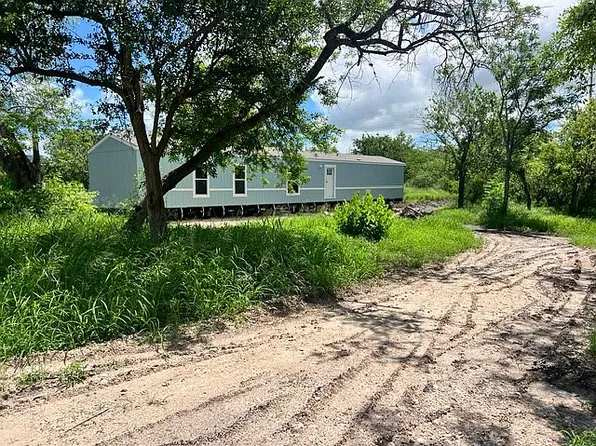 1111 Bayou St, Refugio, TX 78377