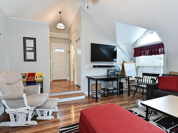 2nd image of 6 Shippen Ave