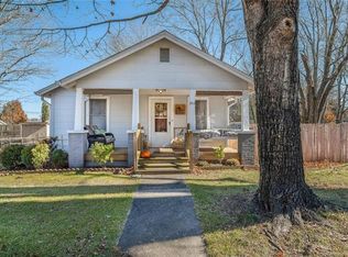 832 Temon St, Hendersonville, NC 28739