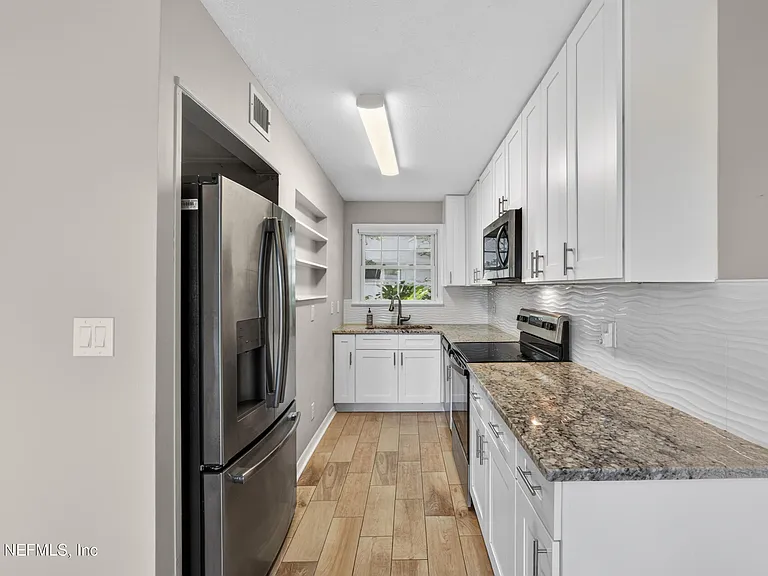 83 Comares Ave #4B — Photo 9