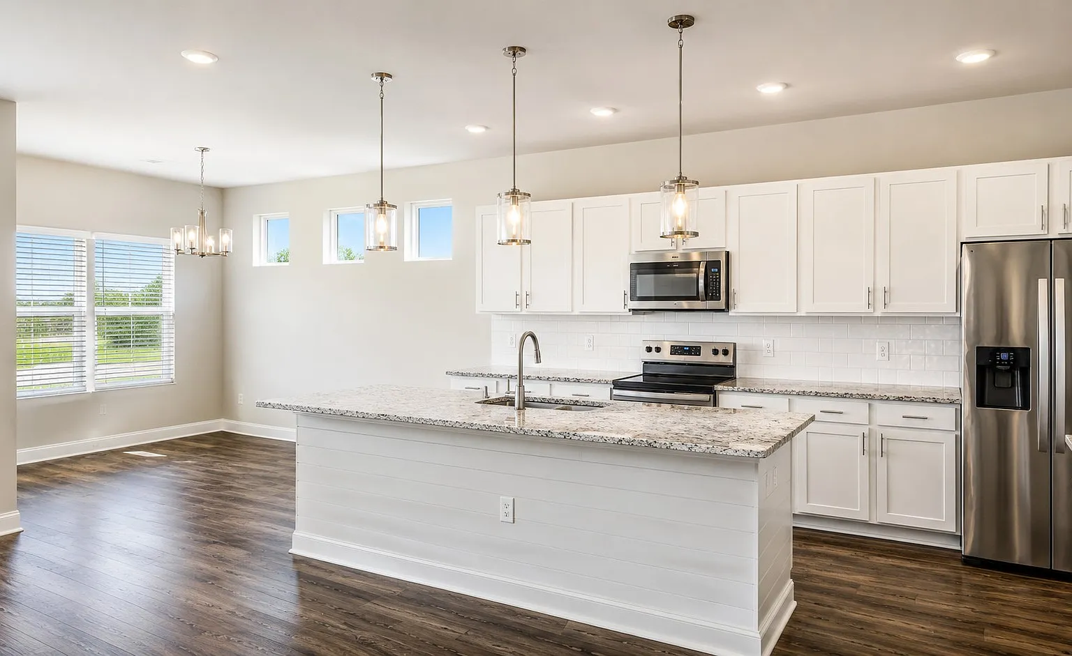 3 bed, 2032 sqft, $2,000 — Photo 4