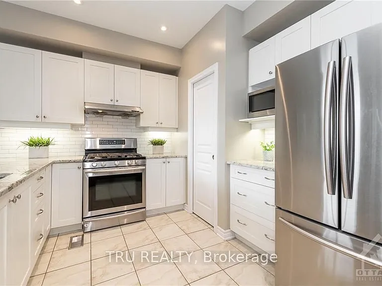 347 Ardmore St — Photo 9