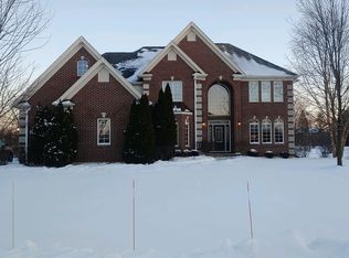 7370 Longmoor Dr, Crystal Lake, IL 60014