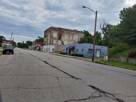 Exterior Neighborhood (street photo)