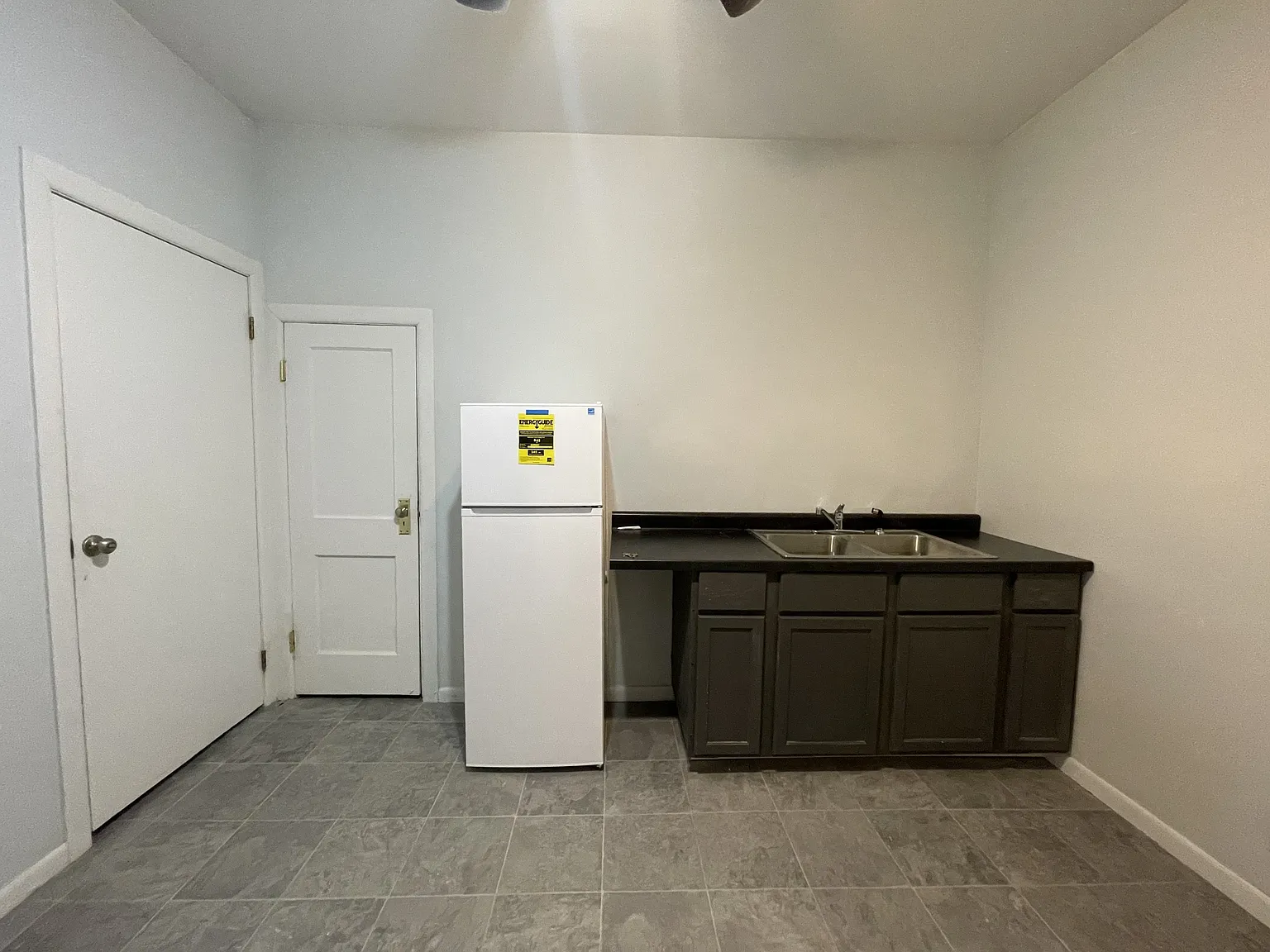 516 West Calvert Street - 1 — Photo 4