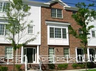 63 Sherman St W, Fairfield, CT 06824