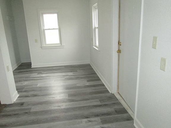 2nd image of 808 S D St