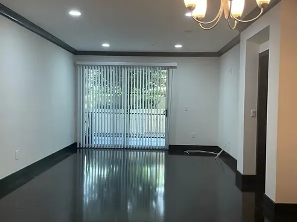 Bloomfield - 10625, 10625 W Bloomfield St APT 204, North Hollywood, CA 91602