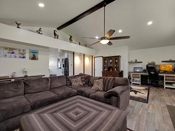 5th image of 324 Parkway Pl