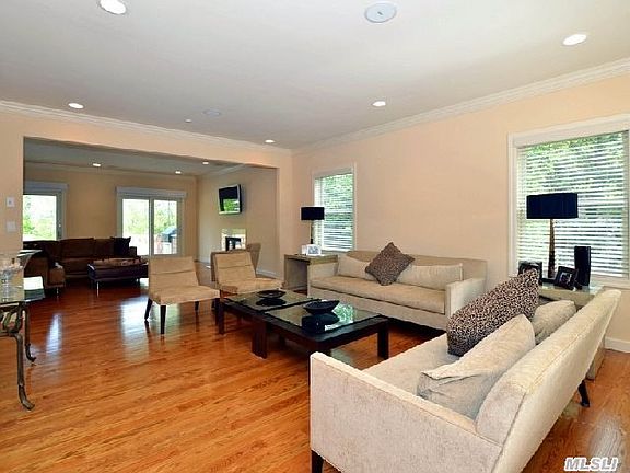 4th image of 1 Hillcrest Ln