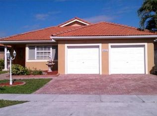8855 NW 151st Ter, Miami Lakes, FL 33018