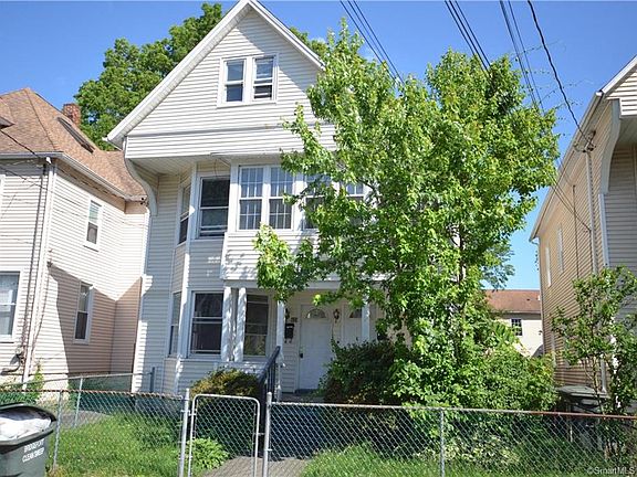 2nd image of 823-825 Beechwood Ave
