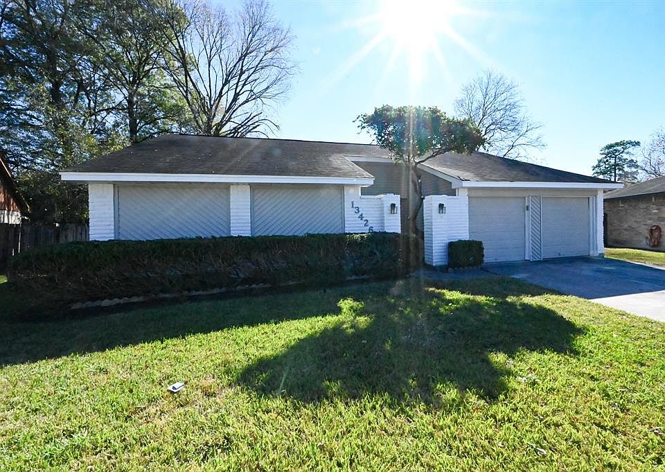 1st image of 13426 N Thorntree Dr