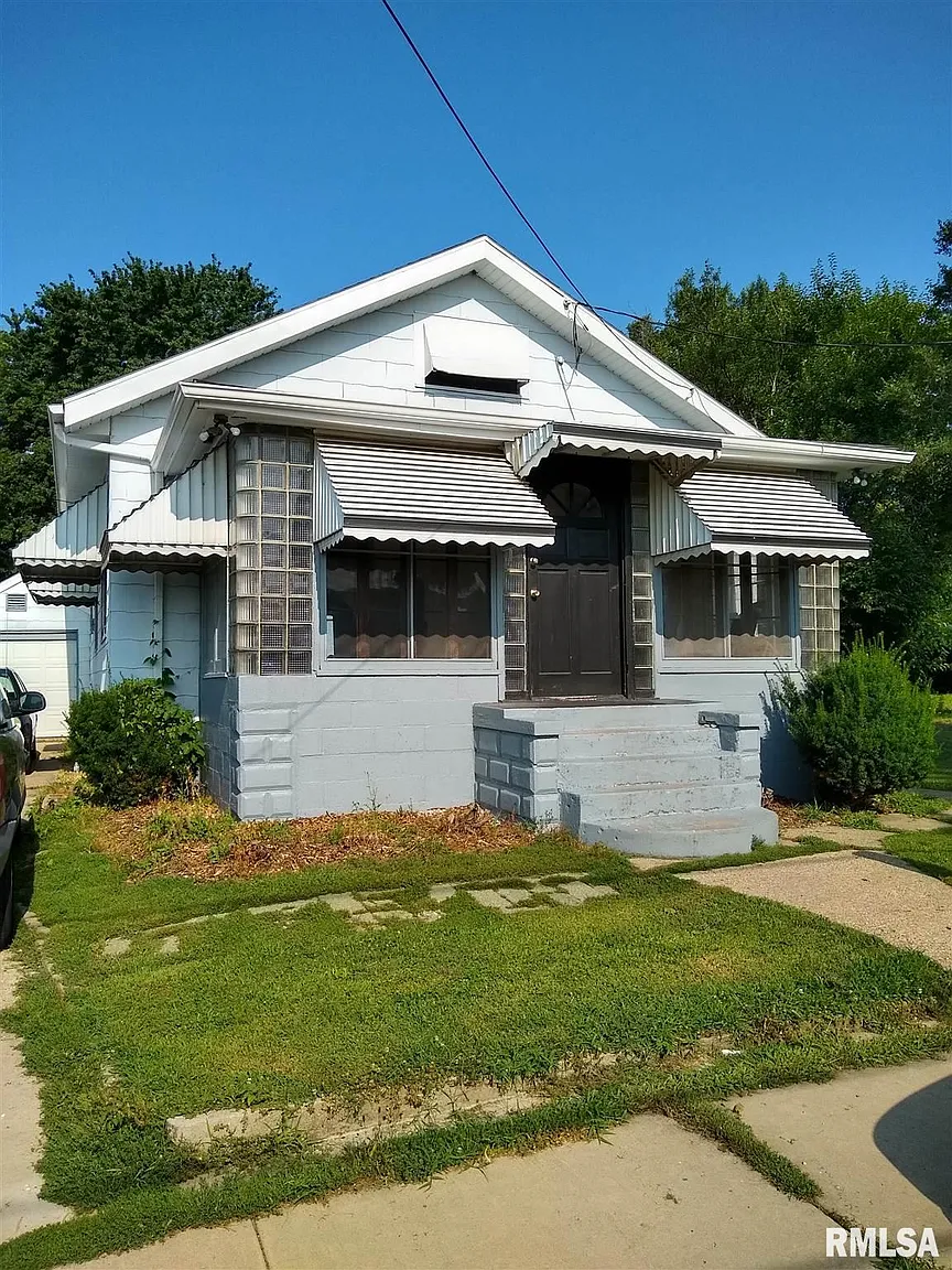 1025 S Brown St photo 1