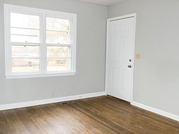 2nd image of 478 Hudson St Unit 478
