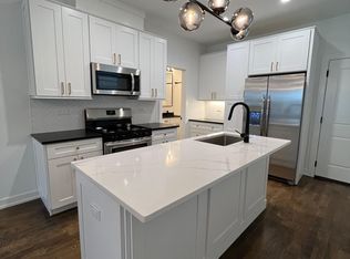 2976 N Ridgeway Ave #1F, Chicago, IL 60618