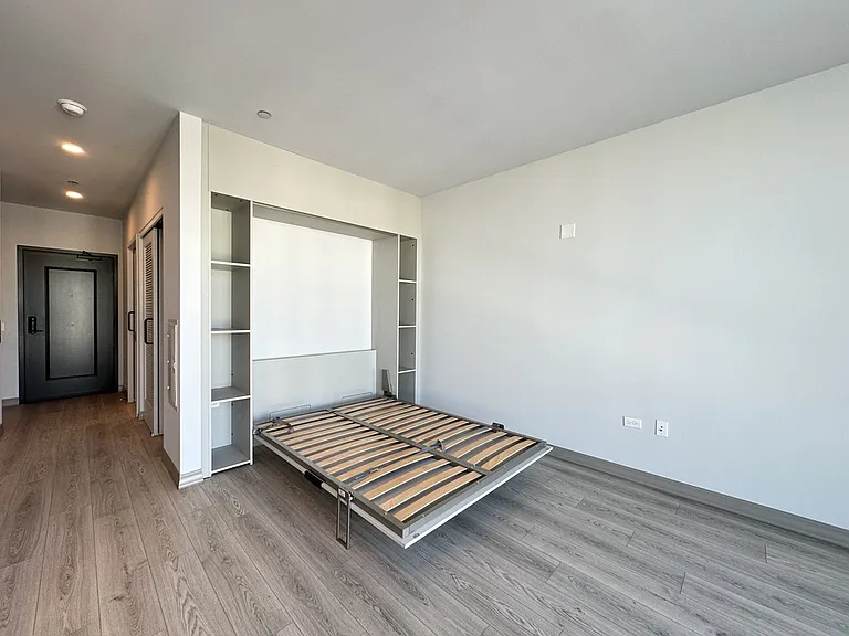 2155 N Elston Ave #17 — Photo 13