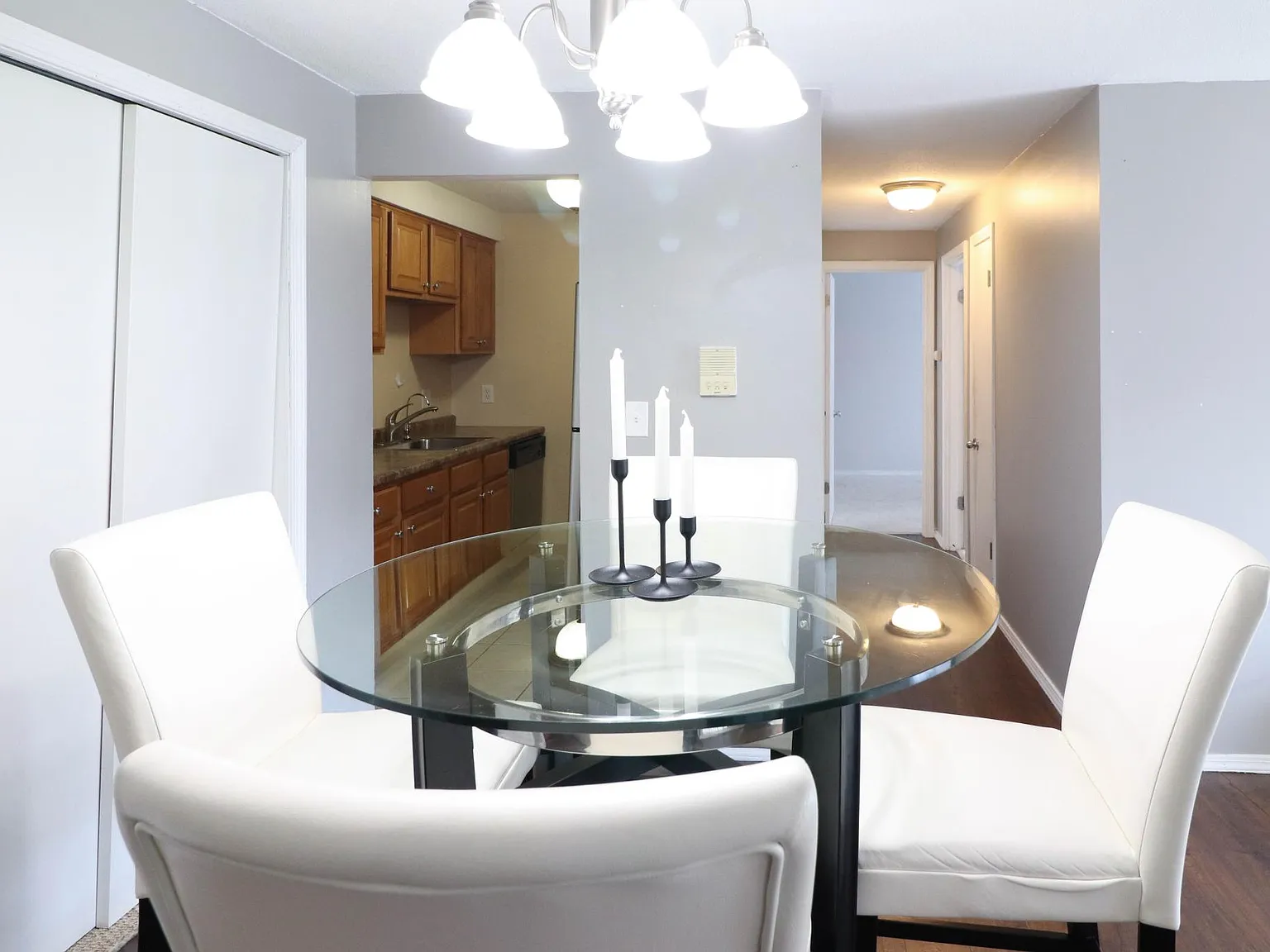 2 bed, 969 sqft, $2,250 — Photo 3