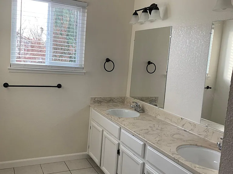 2786 White Acres Dr — Photo 11