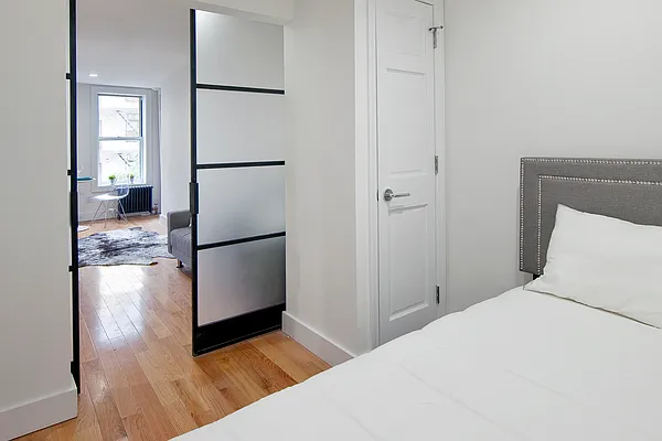 Rented by R New York | media 7