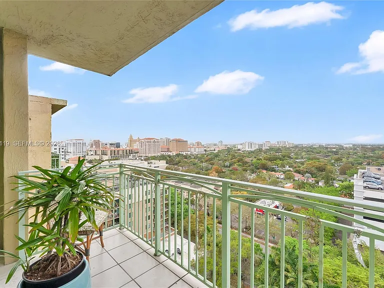 3500 Coral Way #Penthouse 10 — Photo 2