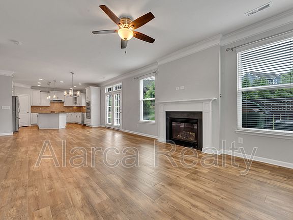 3rd image of 7419 Canova Ln