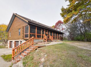 926 Sanders Rd, Oxford, MI 48371