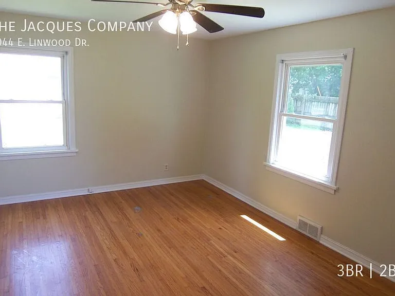 1044 E Linwood Dr — Photo 10