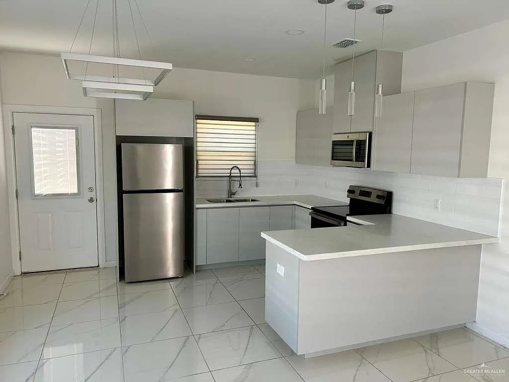 2 bed, 2.0 bath, 4088 sqft, $1,250 — Photo 4